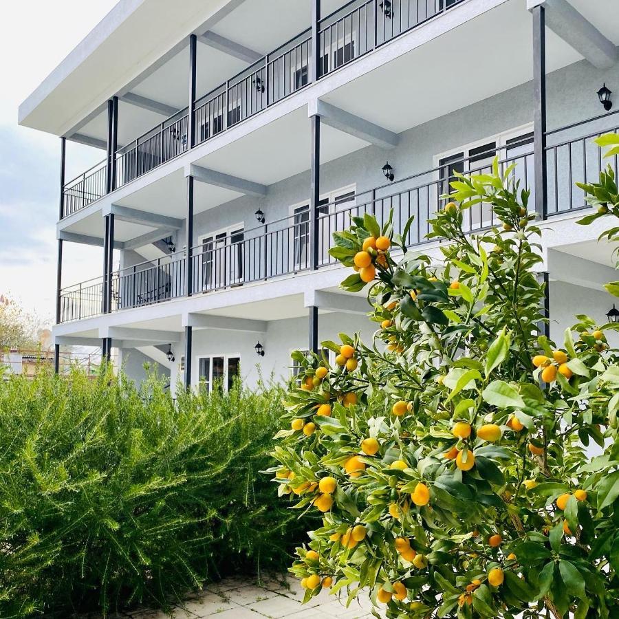 Hotel Mandarin Pizunda Exterior photo