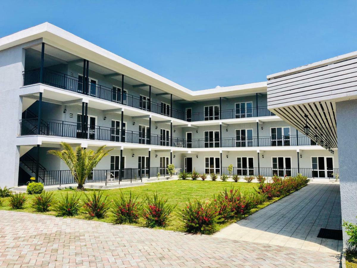 Hotel Mandarin Pizunda Exterior photo